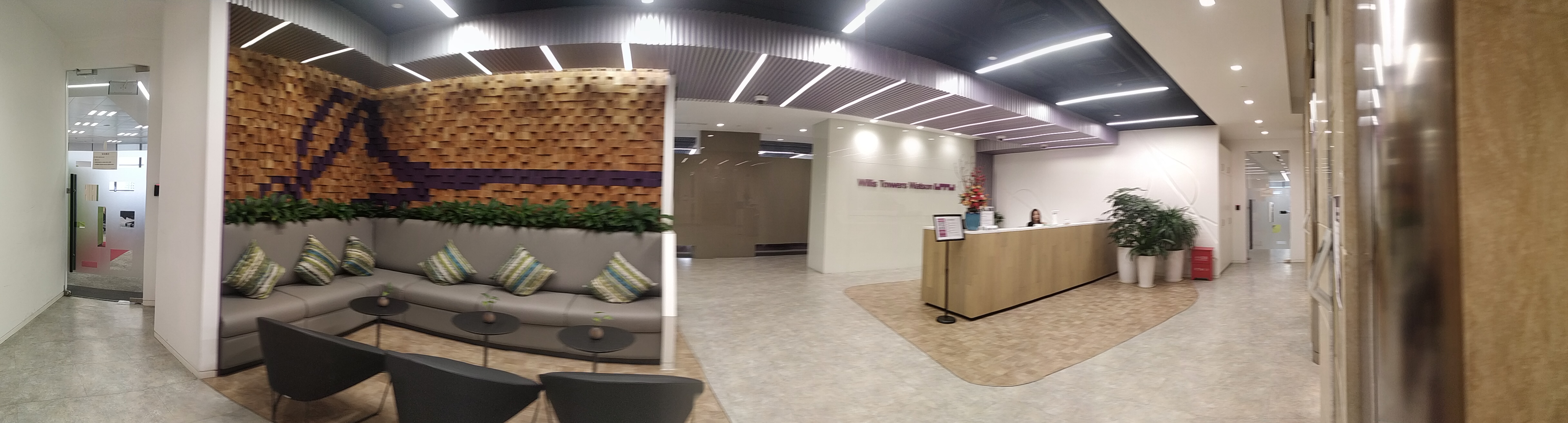 上海OFFICE 前臺.jpg